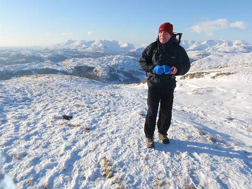 11_46-3.jpg - Dave climbing to Red Screes