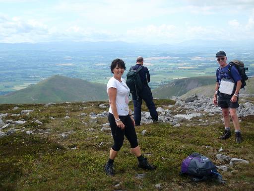 12_44-1.JPG - Linsey, Tony and Paul on Backstone Edge looking back to Dufton Pike