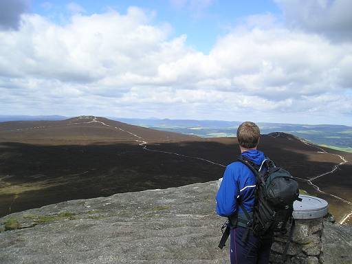 P1010147.JPG - Me, looking North to Craigshannoch (right) and Oxen Craig (left)