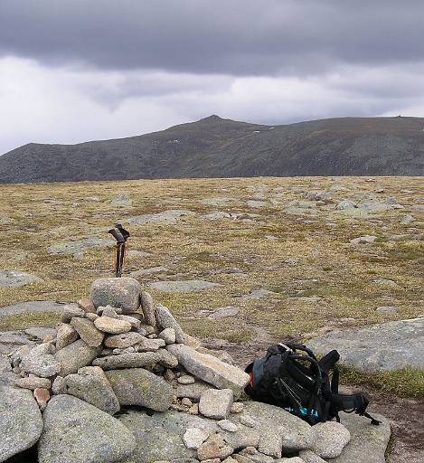 P1010169.JPG - Second Monroe, Carn a Choire Bhoidheach, looking back to Lochnagar. Not an exciting summit!