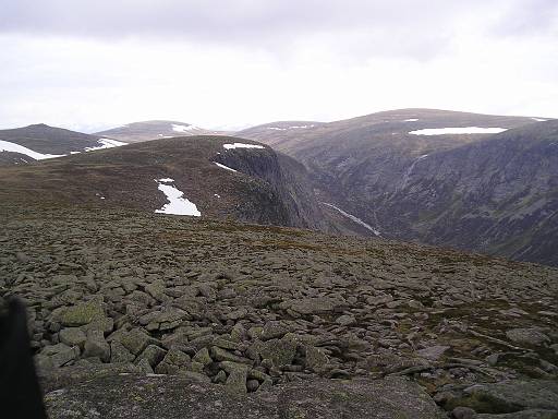 P1010175.JPG - Looking back from Broad Cairn, the fifth and final Monroe of the day.