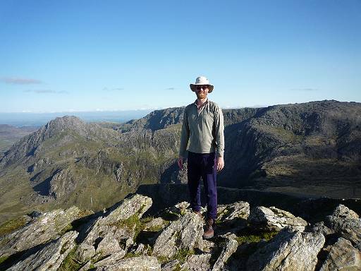 16_03-1.jpg - On Y Garn, with superb weather