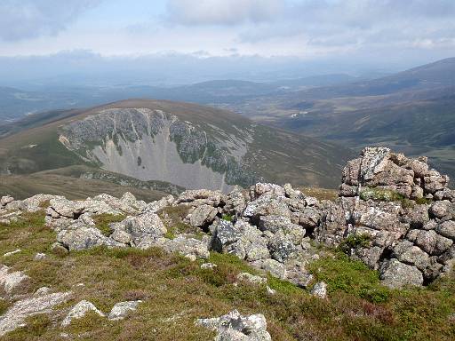 11_54-1.jpg - View to Stac na h-lolaire from the ridge overlooking Strath Nethy