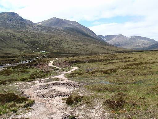 14_14-1.jpg - Cairn Toul and Corrour Bothy from the Lairig Ghru