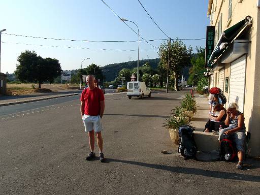 06_53-1.jpg - Waiting for the bus in Casamozza