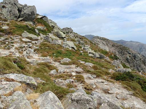 11_16-1.jpg - Last arete section. Refuge d'Usciolu in the distance.