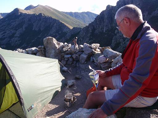 15_39-1.jpg - Cooking at the Refuge. What wine goes with dried food?