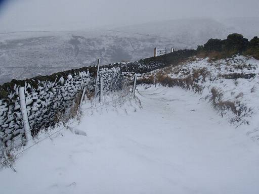 10_23-1.jpg - The Pennine Bridleway near Brown Knoll