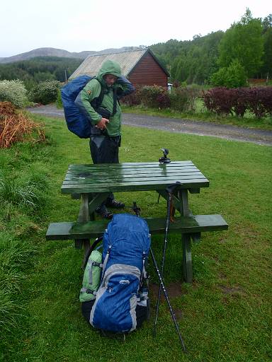 06_10-1.JPG - Leaving the campsite in Invergarry on a wet morning