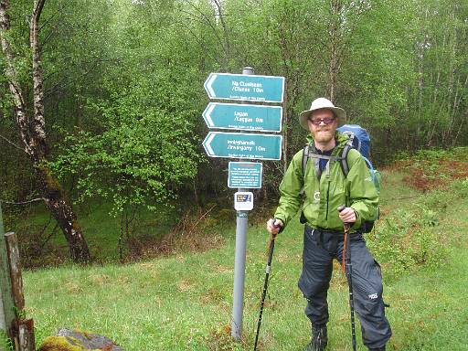 10_16-1.JPG - Richard in wet weather. Heading the opposite way to the signs looking for Tomdoun.