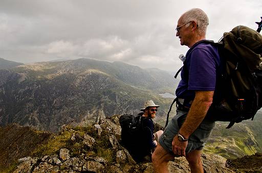 09_37-2.jpg - Richard and Paul, with views to the Glyders