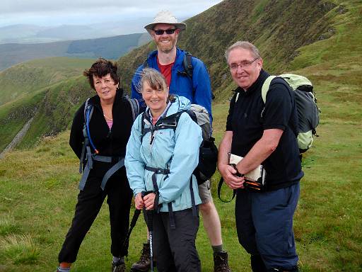 12_50-2.jpg - Lynn, Trish, Richard and Clive with views past Moel Sych